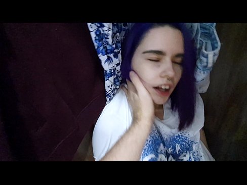❤️ Нашао сам своју сестру у орману и помогао јој да сврши ❌ Секс видео код нас ❤